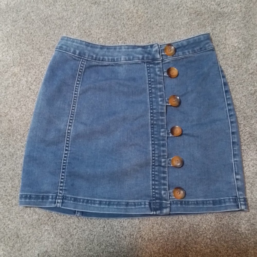 Free People Denim Mini Skirt Blue Jean Button Front Skirt size 2 - Picture 1 of 4